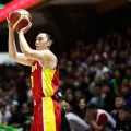媒体人：中国男篮非常团结，胡明轩首节8分不负众望